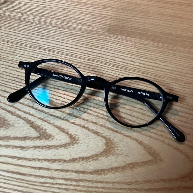 언커먼아이웨어 피터 블랙