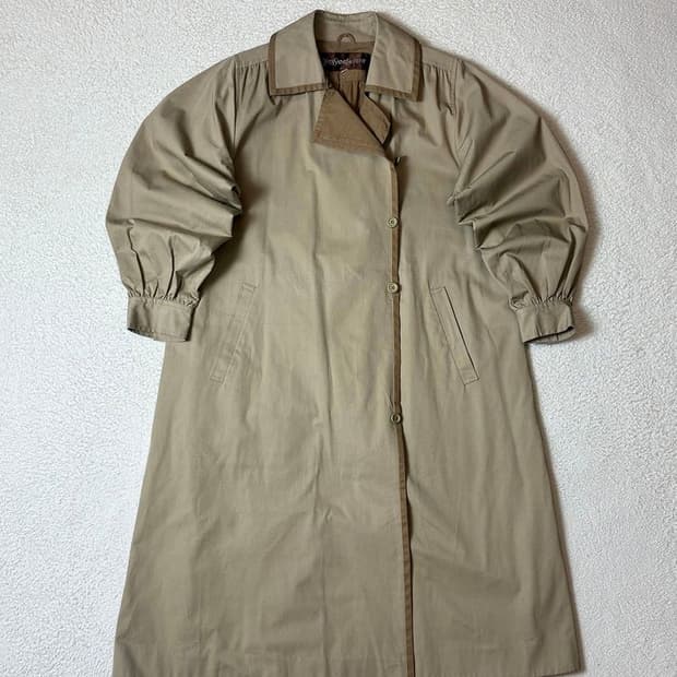 입생로랑 90's 플리츠 벌룬 트렌치 코트 PN7554