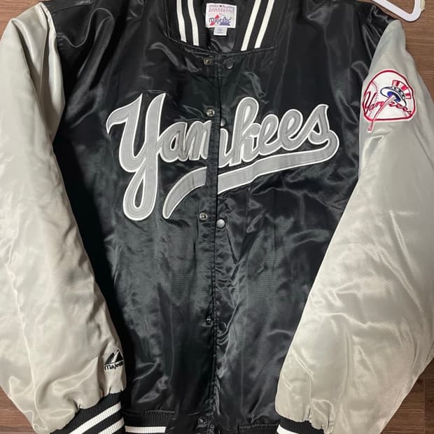 마제스틱 뉴욕 양키스 바시티 자켓