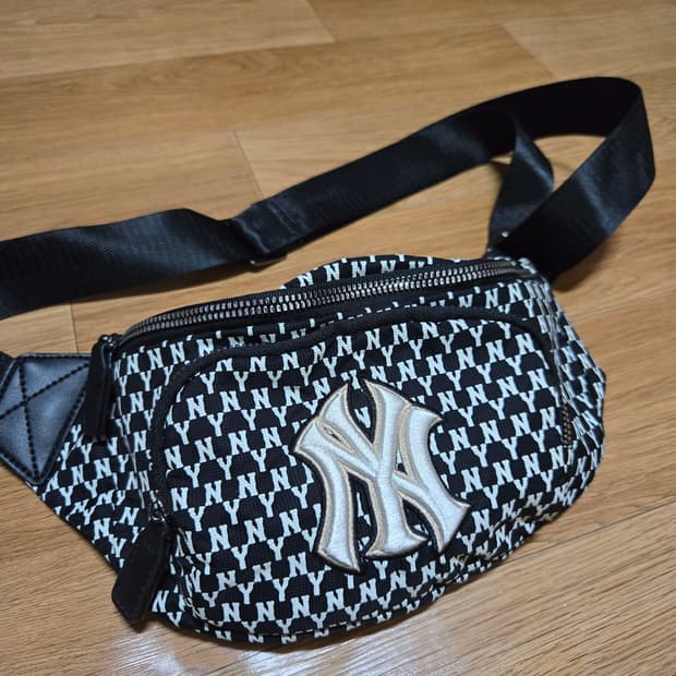 MLB 모노그램 웨이스트백 (힙색)