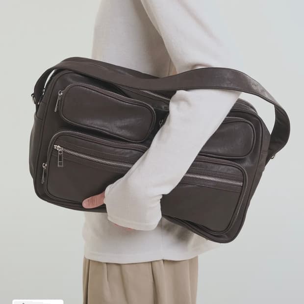 노이즈 멀티 쉘 레더 숄더 토트백 버건디블랙