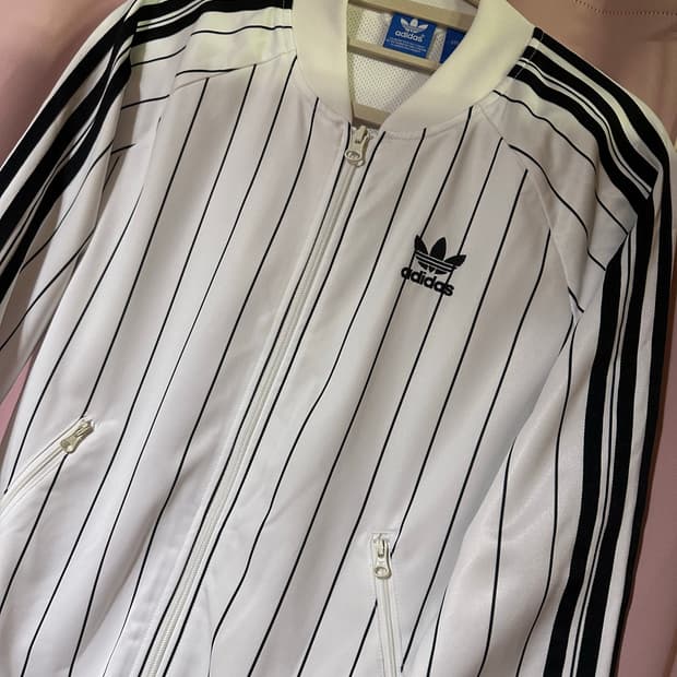 아디다스져지 아디다스 슈퍼걸 스트라이프 트랙탑 집업 아디다스 오레오 흰검