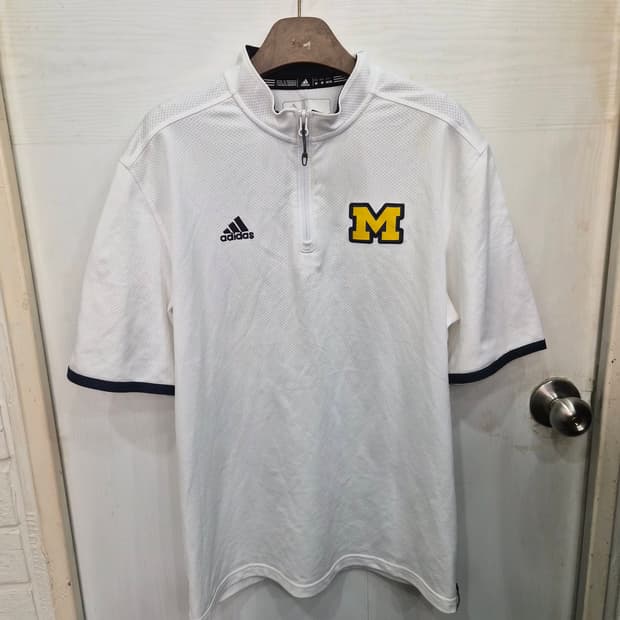 USA M,크게나옴 )) adidas아디다스 미시간 반집업 반팔티셔츠!~
