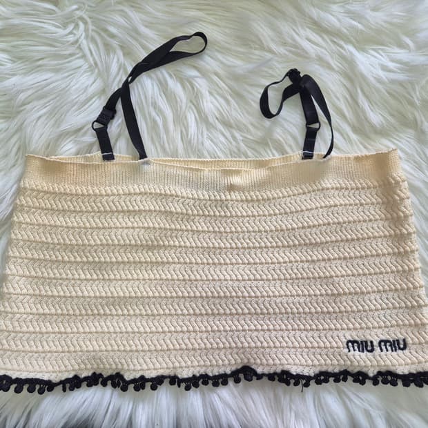 미우미우니트 크롭탑 s