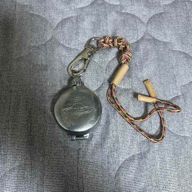 비비안 웨스트우드 휴대용 재떨이