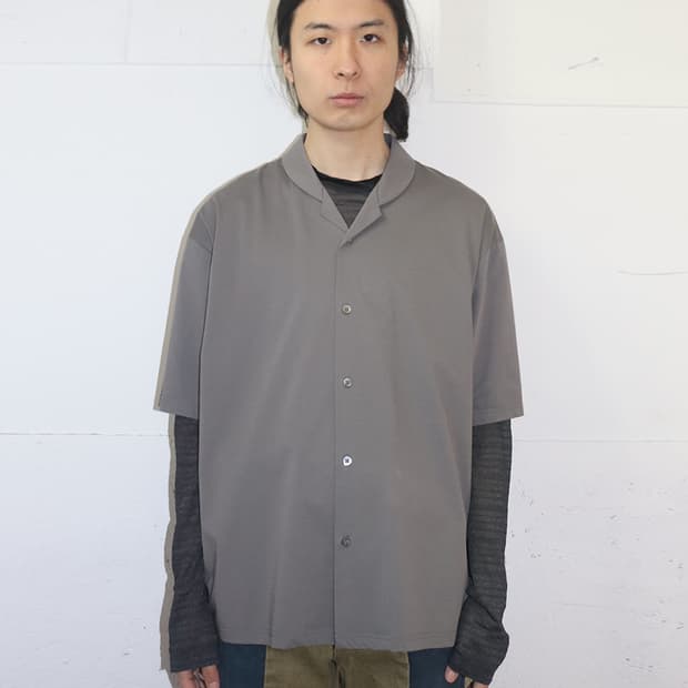 08서커스 라운드 카라 하프 셔츠