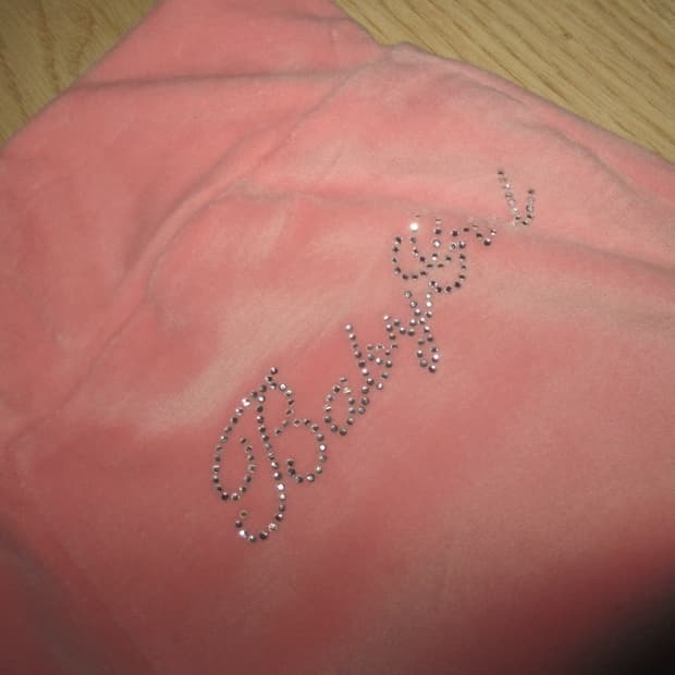 핑크 벨벳 Babygirl 라인스톤 트레이닝