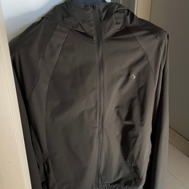 산산기어 바람막이