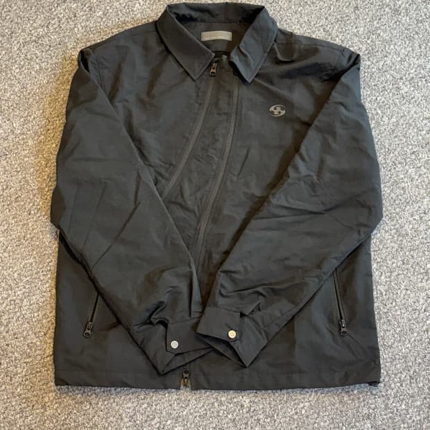 산산기어 코치 자켓 블랙