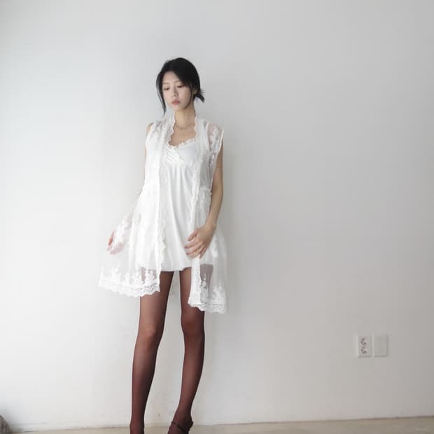 Muse lace layer top & ops