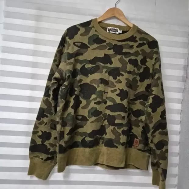 베이프 카모 맨투맨