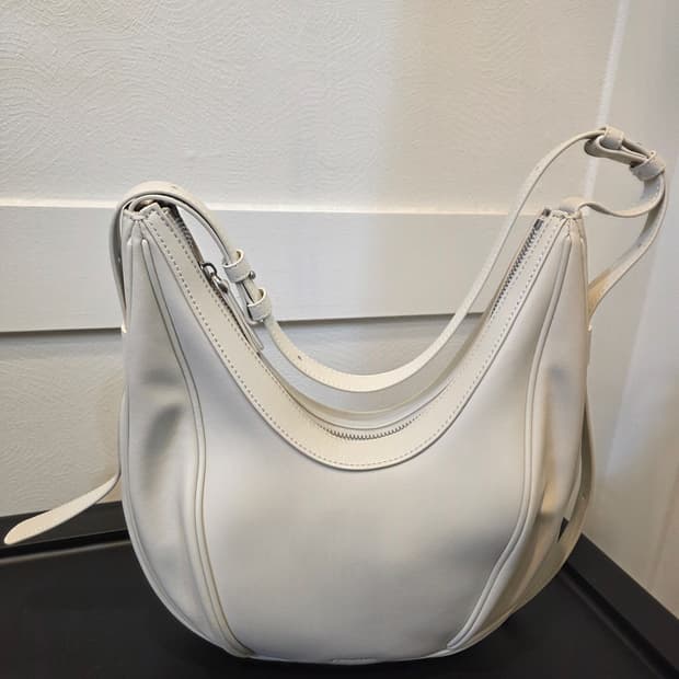 폴뉴아 오벌백 플레인레더 호보백