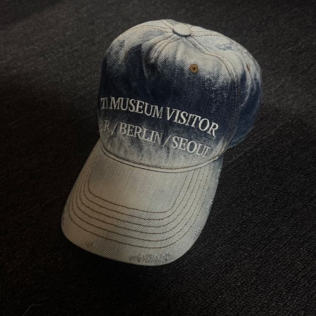 더뮤지엄비지터 데님 워싱 볼캡