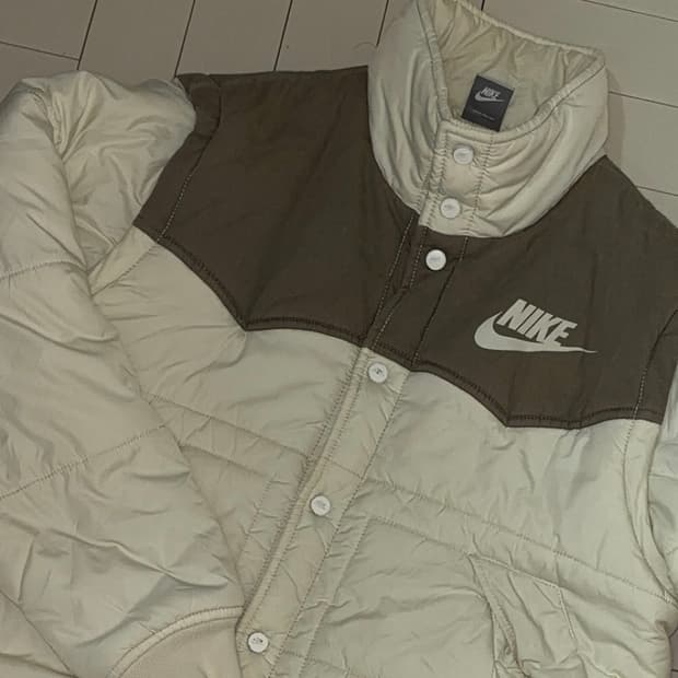 나이키 아이보리 투톤 패딩