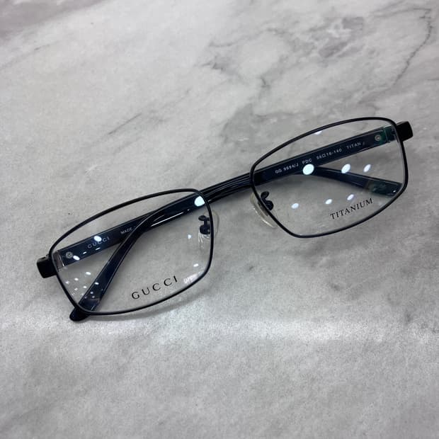 D17 구찌 Gucci 블랙 스퀘어 메탈테 안경