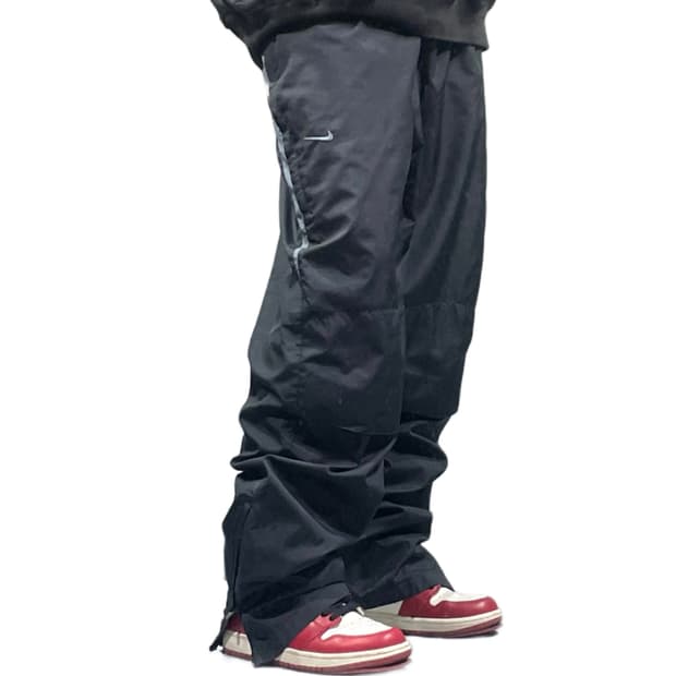 나이키 블랙 그레이 스우시 츄바