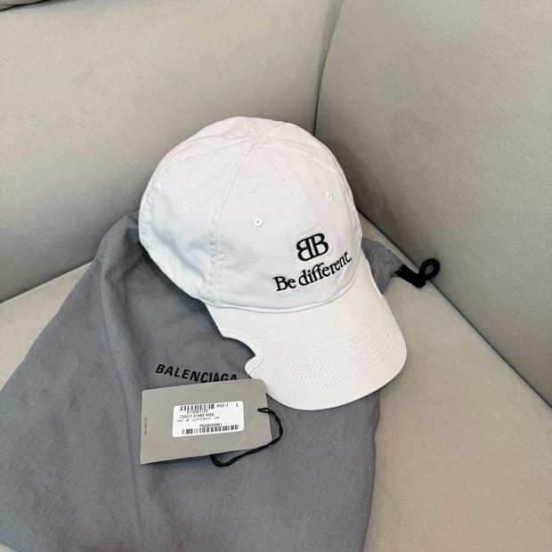 발렌시아가 컷아웃 볼캡 