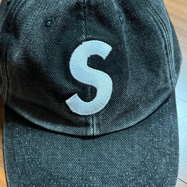 정품 슈프림 모자 팔아요