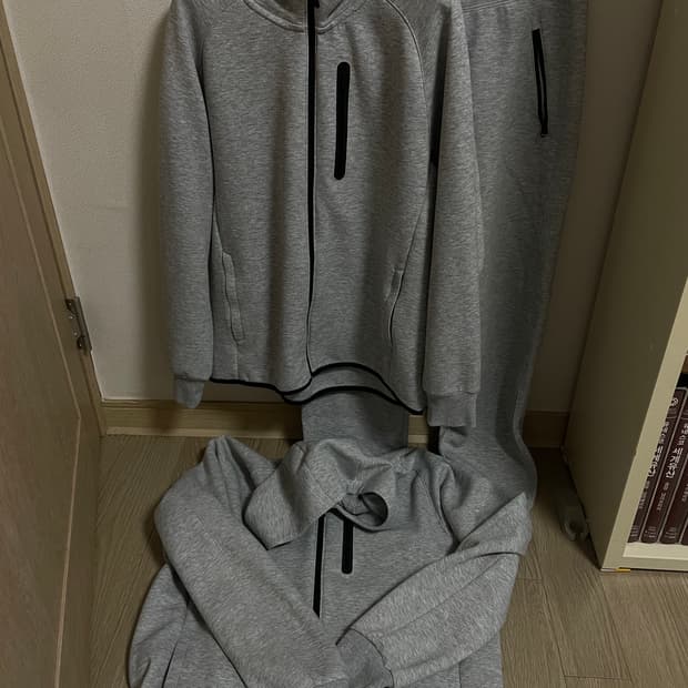 유니클로 테크팩 트레이닝세트(L)