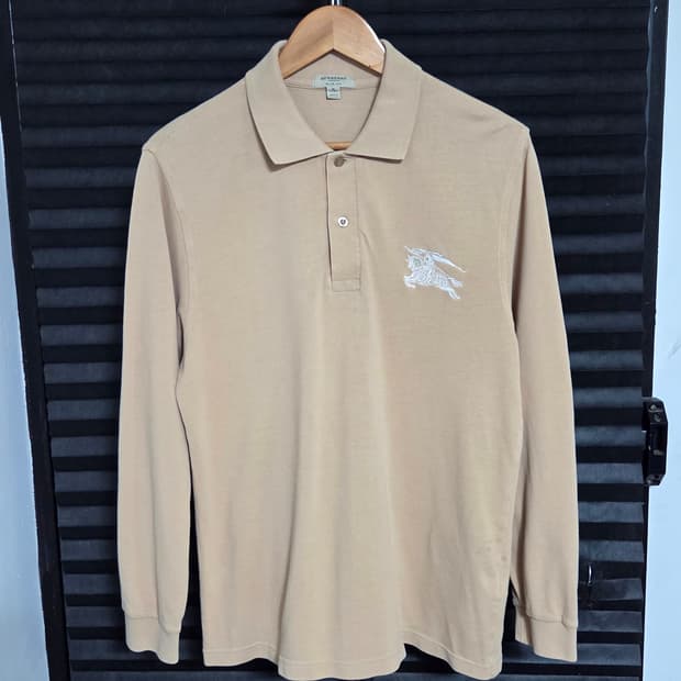 [버버리] 기사 로고 슬림핏 긴팔 카라 티셔츠 | 00212