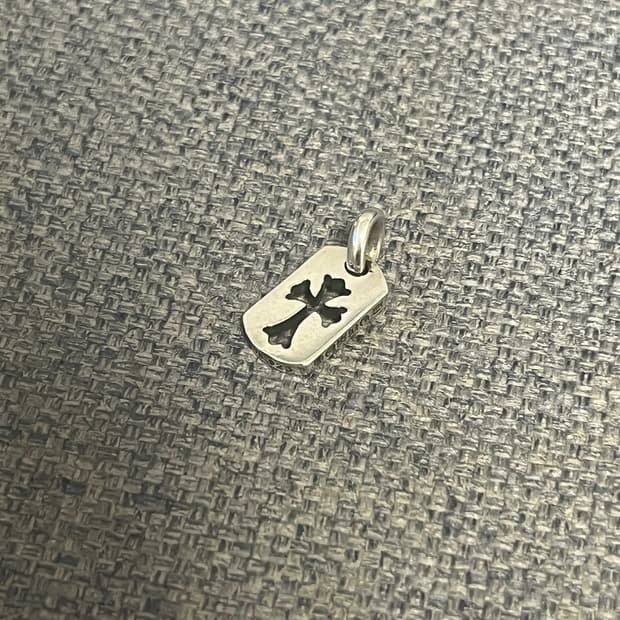 크롬하츠 타이니 도그택 판매