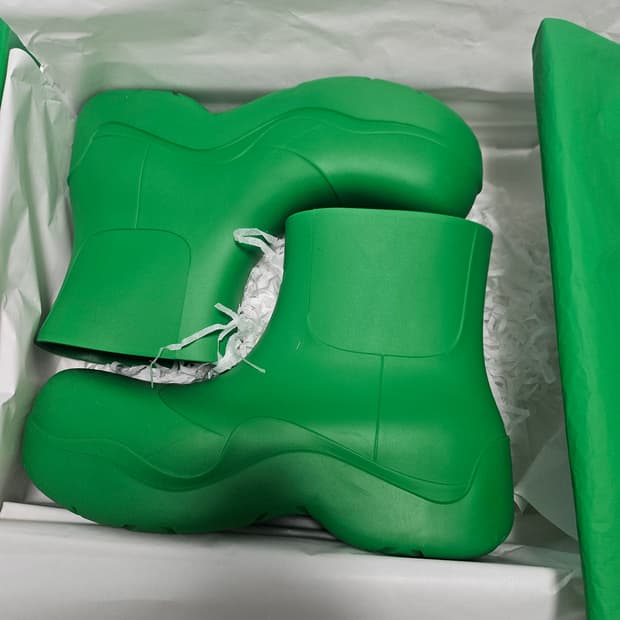 보테가베네타 퍼들부츠 그린 (44) 새상품 정품 