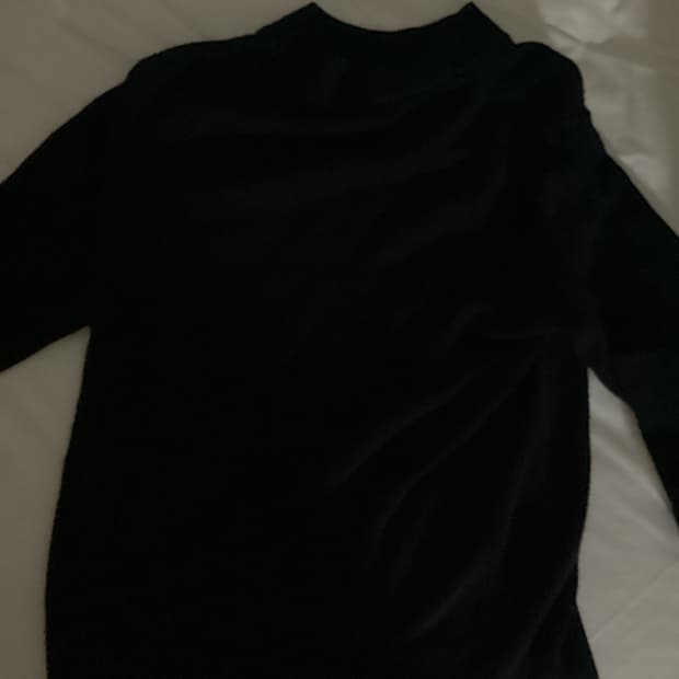 에잇세컨즈 블랙니트