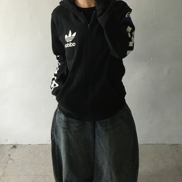 아디다스 사이드로고 후드집업