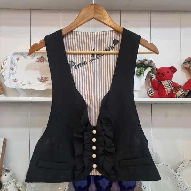 러플 프릴 진주버튼 베스트(조끼)