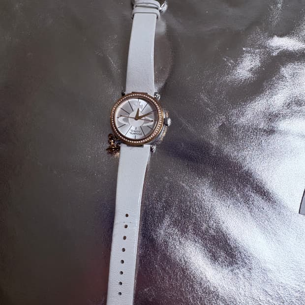 비비안웨스트우드 가죽시계