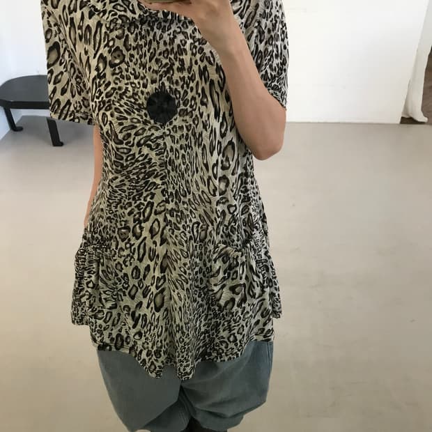 vintage leopard pattern top
