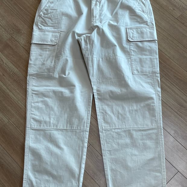 유니클로 카고 팬츠 오프 화이트