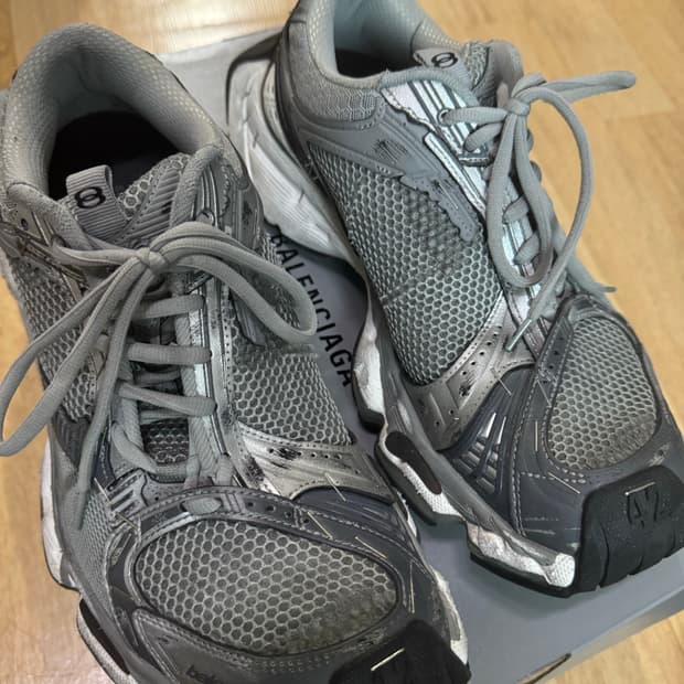 [42] 발렌시아가 스테이플러 스니커즈 그레이