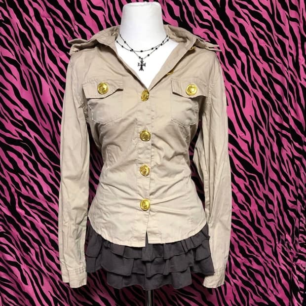 골드 버튼 레이스업 셔츠 베이지