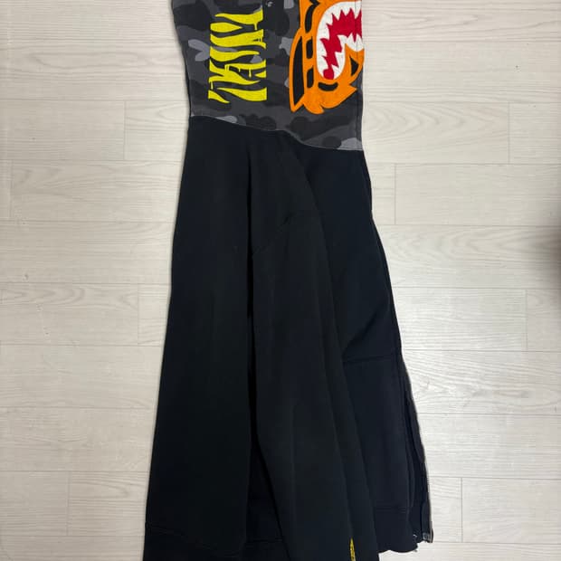 [XL] 베이프 타이거 반반카모 후드집업 판매합니다