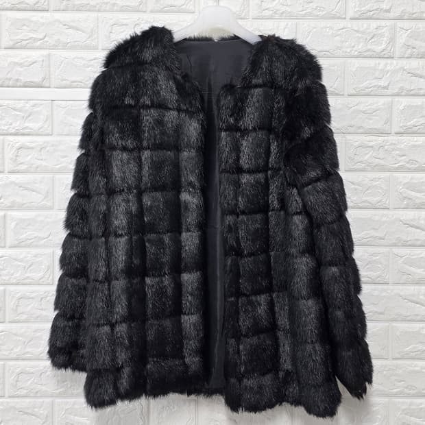 택포// M 블랙 페이크 퍼 코트