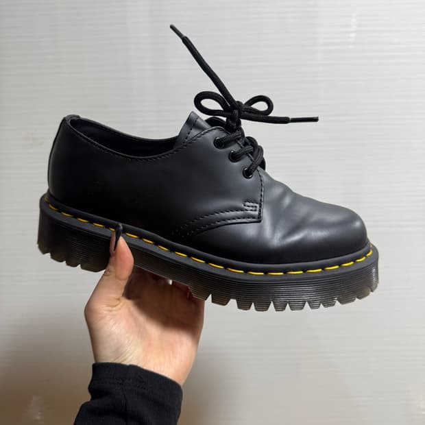 닥터마틴 1461 벡스 3홀 uk4 230