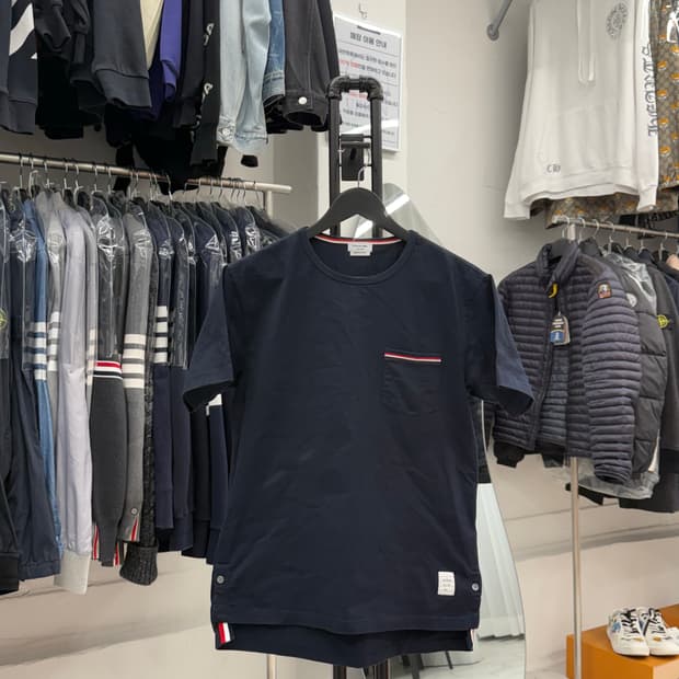 [2] 톰브라운 포켓 삼선 반팔티