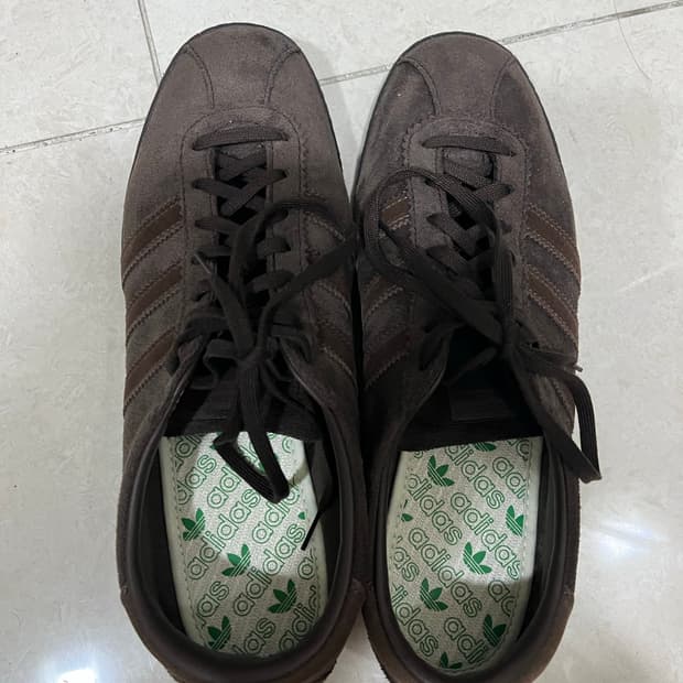 아디다스 토바코 다크 브라운 275(UK9)