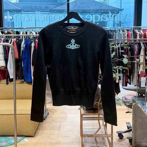 비비안 웨스트우드 블랙 orb 자수 니트 