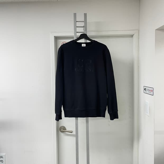 CP 컴퍼니 빅로고 맨투맨 블랙 L