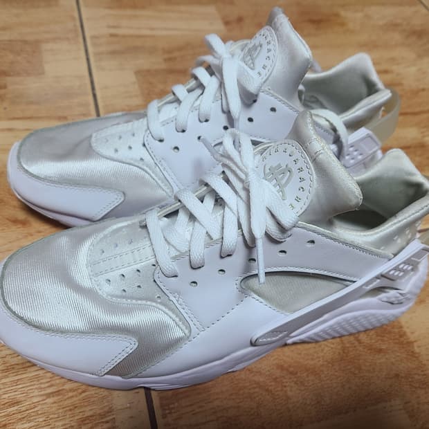 나이키 허라취 화이트 270(260추천)