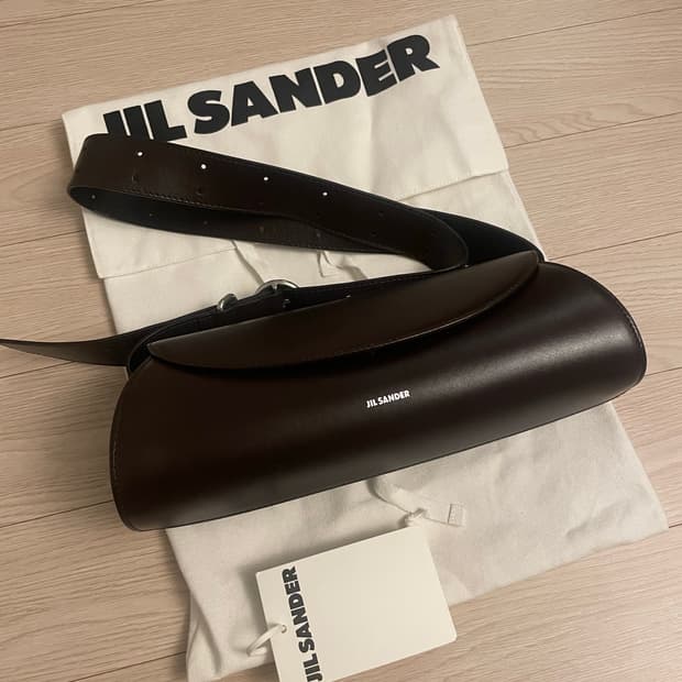 질샌더 미니 카놀로 스몰 에보니 컬러