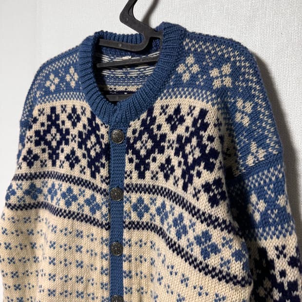 노르딕 빈티지 눈꽃 무늬 가디건