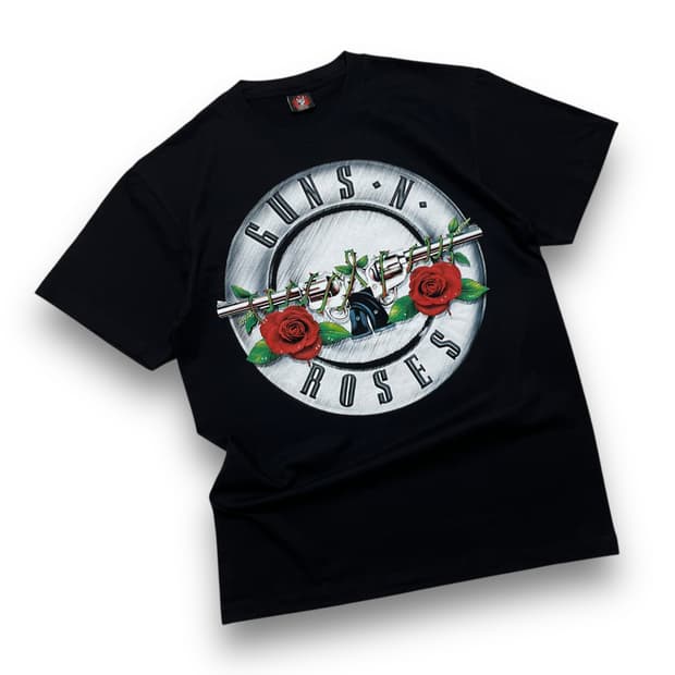 Guns N' Roses band dark t-shirt