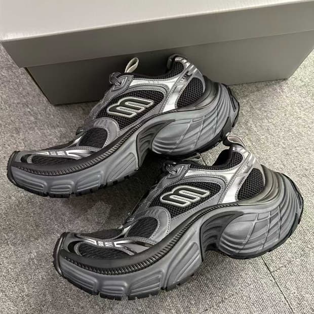 발렌시아가 6XL 블랙 스니커즈 