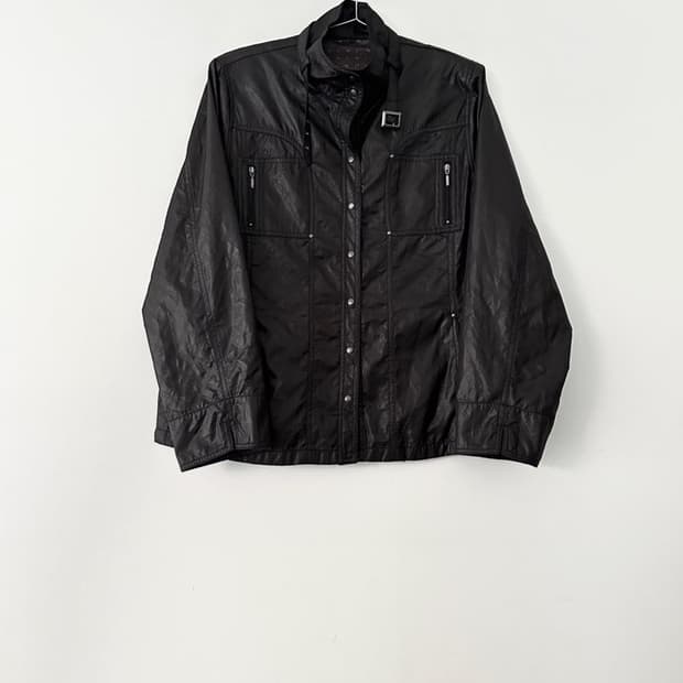 Buckle wind jacket / black