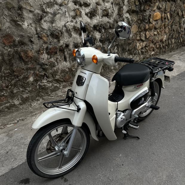 2021년식 혼다 슈퍼 커브 110 아이보리 주행거리 적다는 점