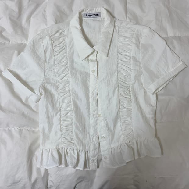 바하윤 BAHAYOON 러플 반팔 셔츠