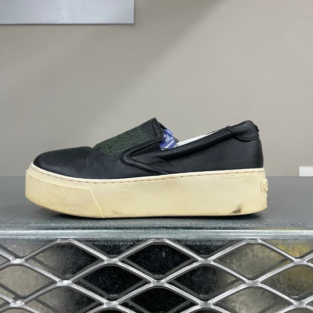 겐조 블랙 타이거 스웨이드 슬립온 35